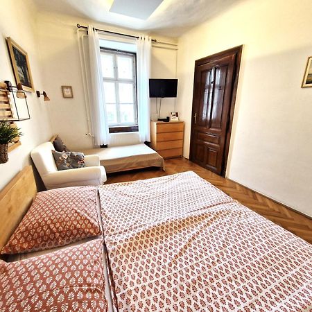 Varkeruelet Apartman Sopron Luaran gambar