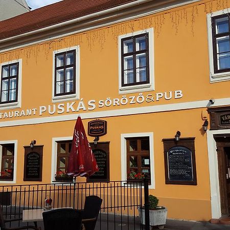 Varkeruelet Apartman Sopron Luaran gambar