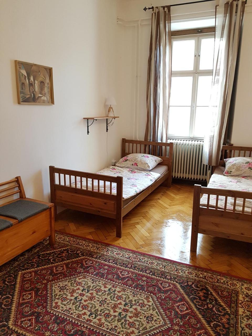 Varkeruelet Apartman Sopron Luaran gambar