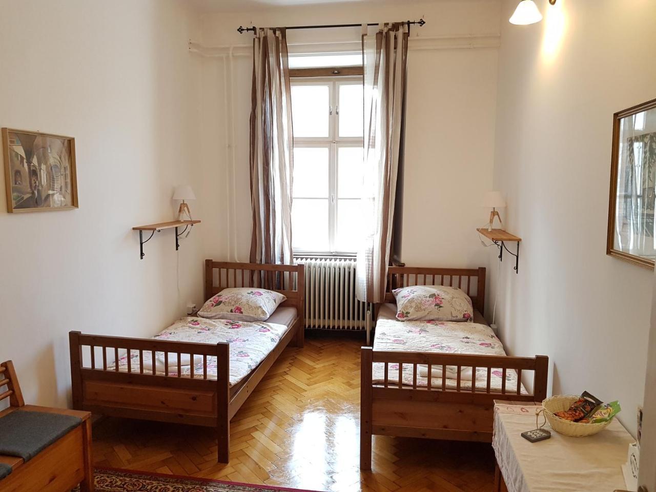 Varkeruelet Apartman Sopron Luaran gambar
