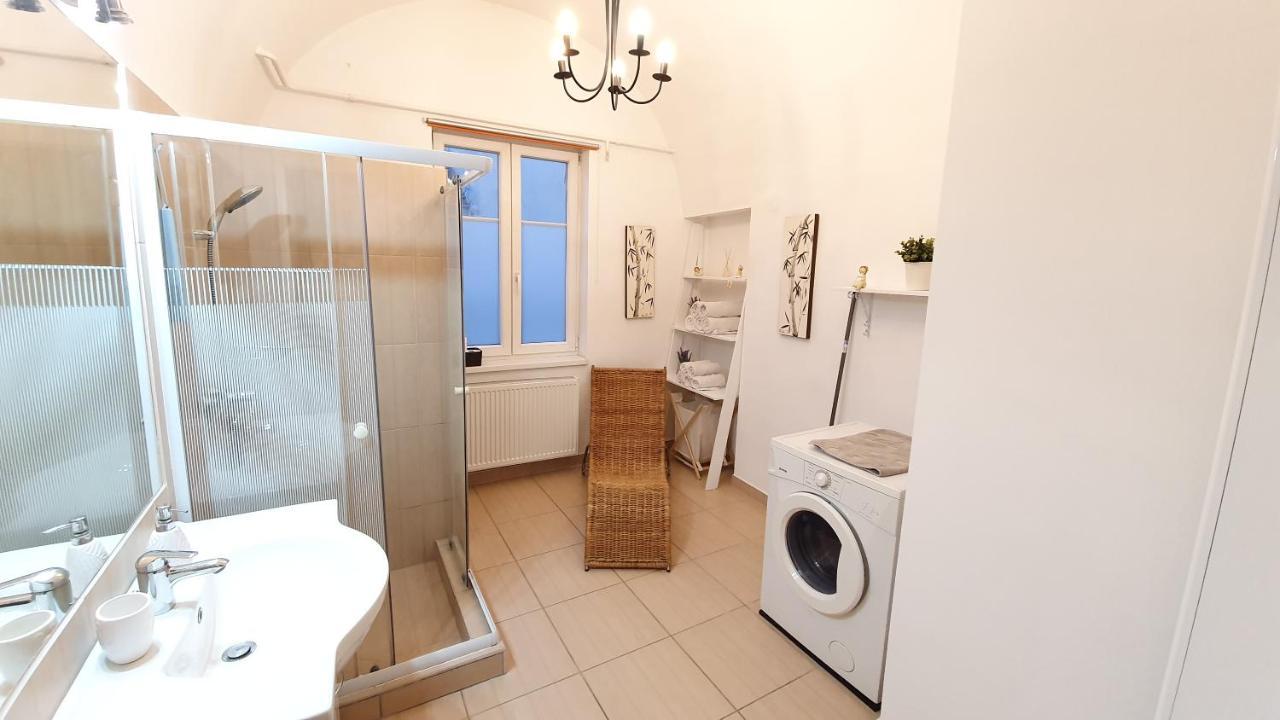 Varkeruelet Apartman Sopron Luaran gambar